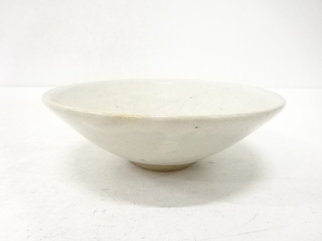 JAPANESE TEA CEREMONY / FLAT TEA BOWL CHAWAN / WHITE GLAZE